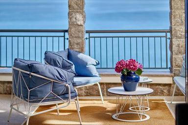 Zwei ATAMAN Designer Gartenarmsessel als stilvolles Outdoor-Set