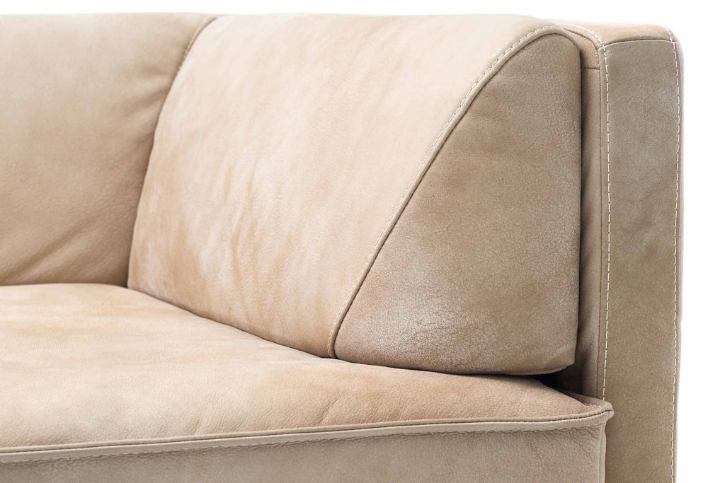 ARCO Designer Relax Sofa Detailansicht von Seitenpolster und Nähten