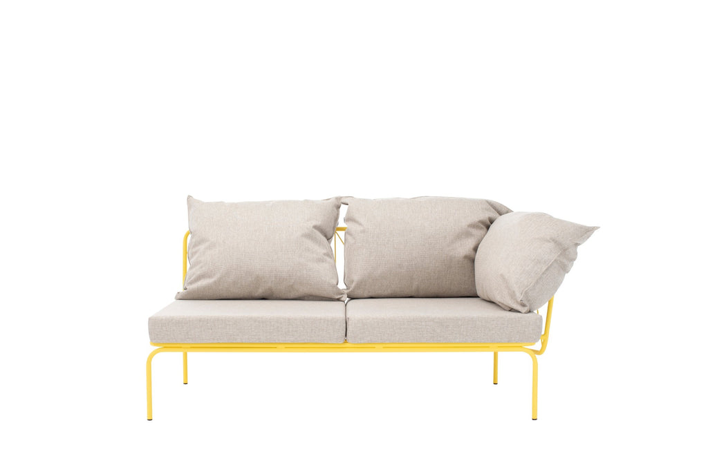 Modulares Gartensofa-Eckelement niedrige Armlehne mit gelbem Stahlrahmen und beigen OUTDOOR-Kissen