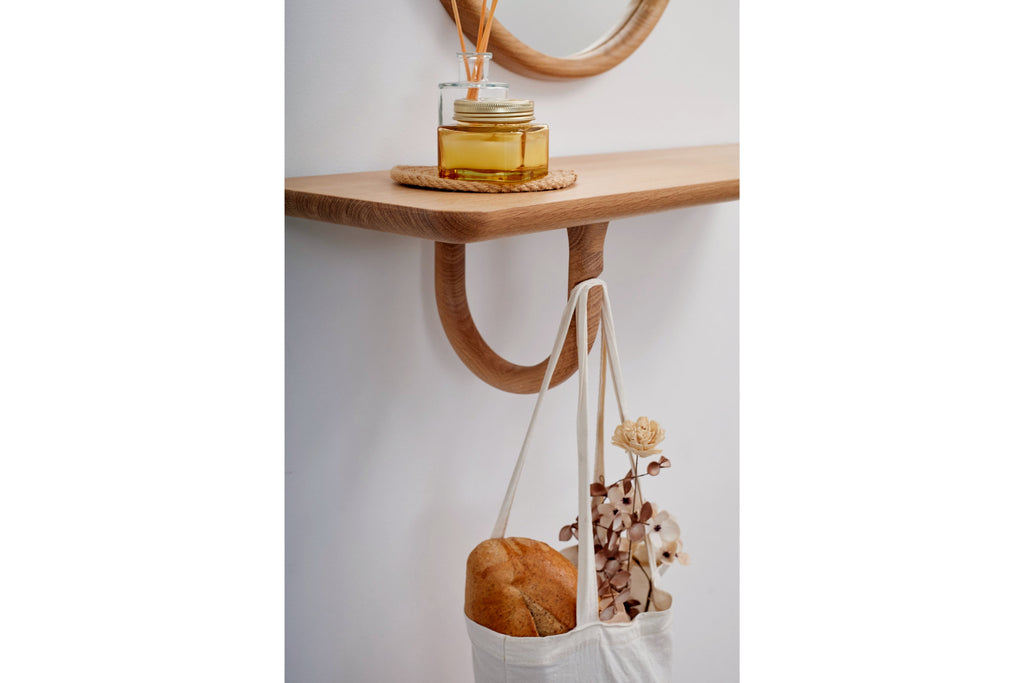 Wandregal mit Tasche aus Stoff – stylische Aufbewahrung