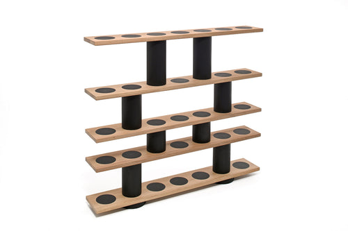 Seitenansicht des BLOK Regals – geometrisches Design aus Massivholz