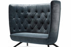 CLOE Sofa mit schlanken Metallfüßen in der Frontansicht