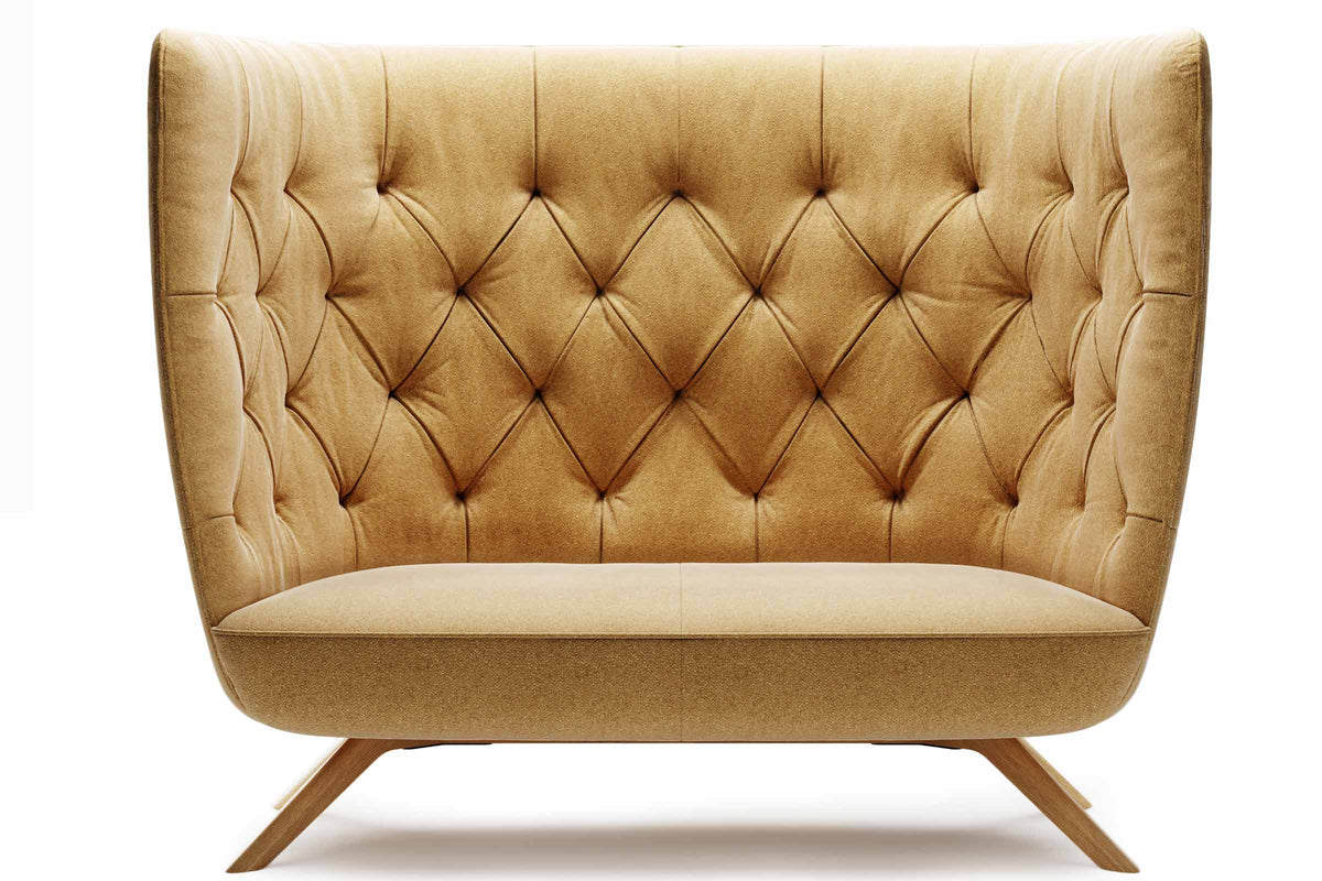Detailaufnahme der präzisen Naht am CLOE Designer Sofa