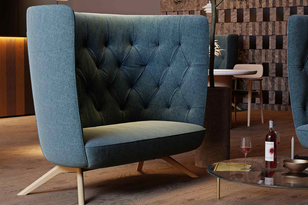 Proportional ausgewogenes CLOE Sofa für zeitgemäße Wohnräume