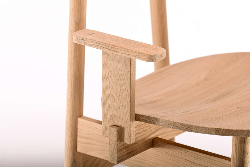 Armlehne und Konstruktionsdetails des Stuhls