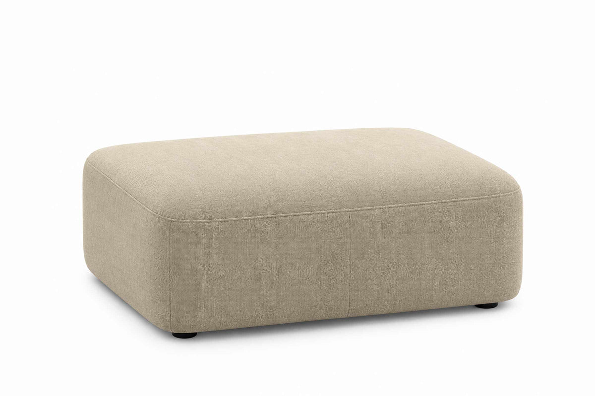 Designer Sofa Hocker in hellem Stoff mit weich gerundeten Kanten