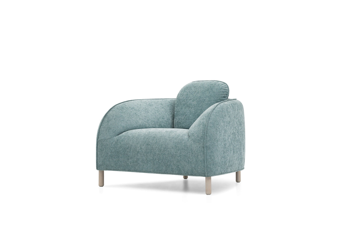 Designer Sofa von EXTRAFORM in schräger Ansicht mit weicher Polsterung
