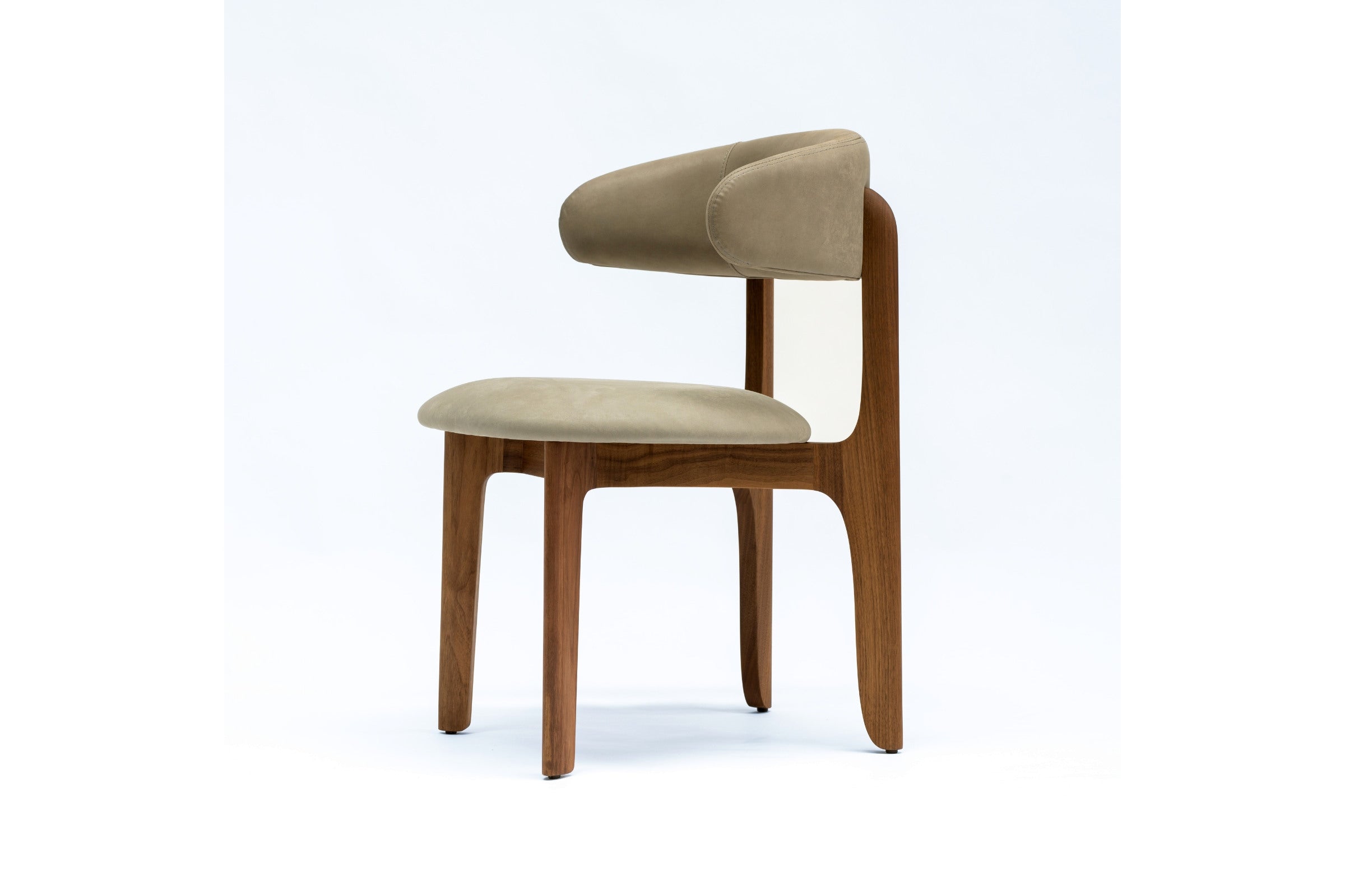 Seitenansicht des Dragonfly Designer Stuhls in Holz und Wolle von GoEs