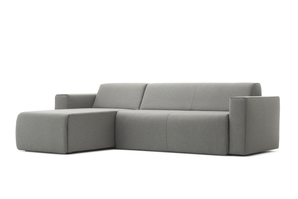 Mit Chaiselongue von EXTRAFORM in schräger Frontansicht