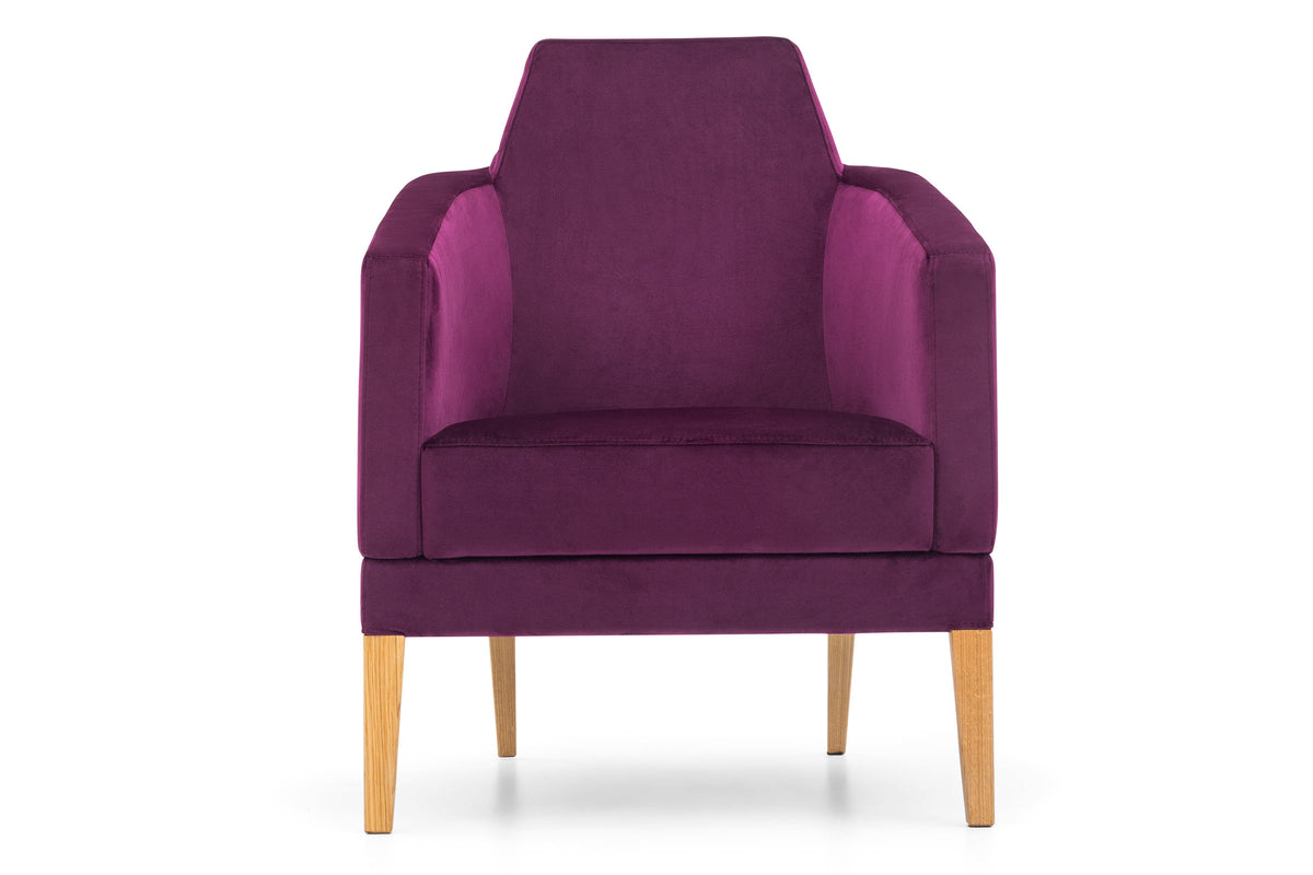 INTAMO-M Designer Sessel von EXTRAFORM in Violett mit Holzbeinen – Vorderansicht