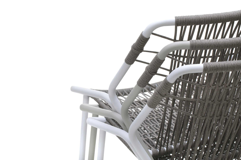 Detailansicht der Armlehne mit Seilbespannung