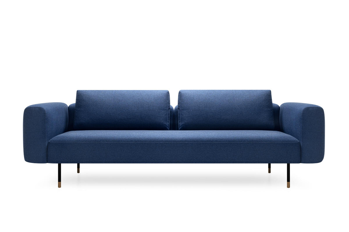Designer Sofa von Volumen in Blau mit schlanken Metallfüßen