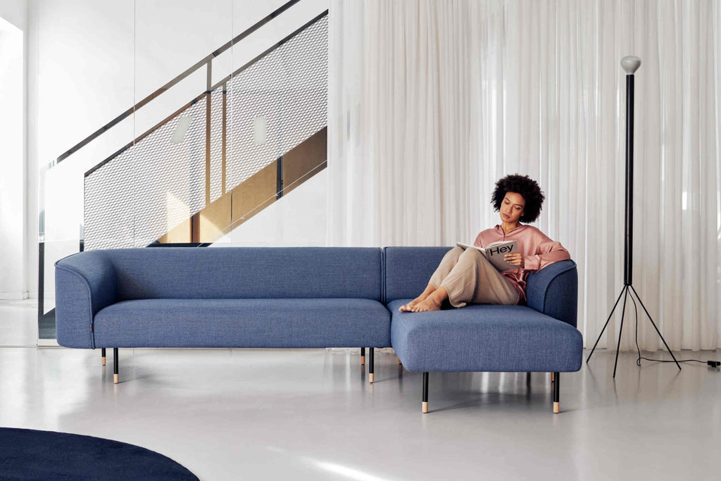 LE MANS Designer Sofa mit Chaiselongue – entspannter Lesemoment