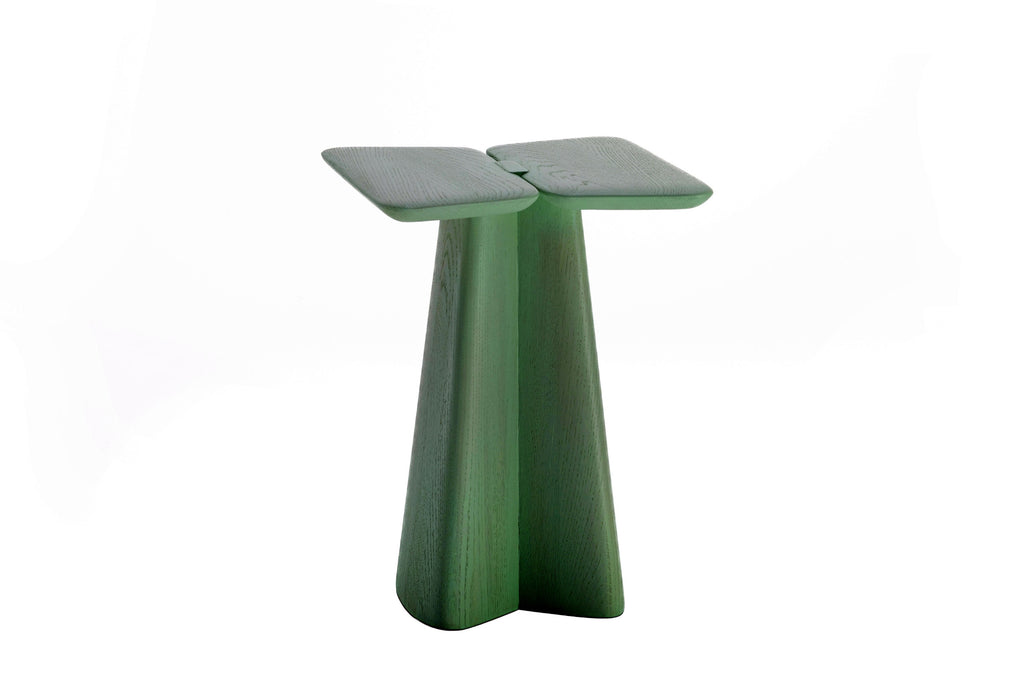 Schrägansicht des Woak-Beistelltisches