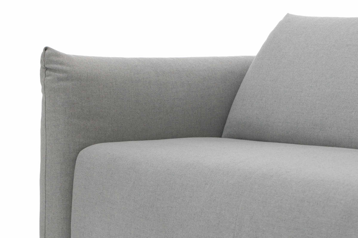 LUNA Designer Schlafsofa Detailansicht von Armlehne, Sitzfläche und Rückenpolster