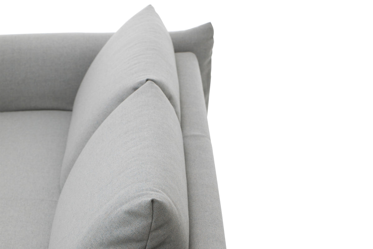 LUNA Designer Schlafsofa Detailansicht von Armlehne und Rückenpolster