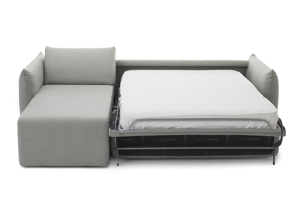 Mit Chaiselongue und ausgeklappter Liegefläche
