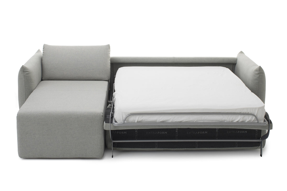 Mit Chaiselongue und ausgeklappter Liegefläche