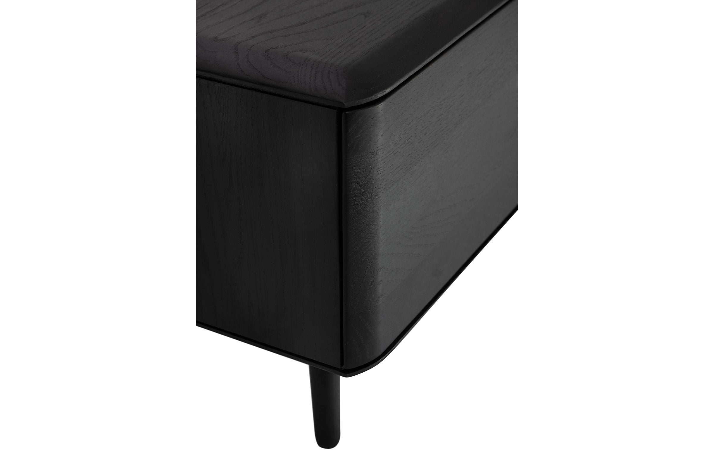 MALIN Lowboard aus Massivholz mit Holzbeinen und Nische - SOLIDMADE | Design Furniture