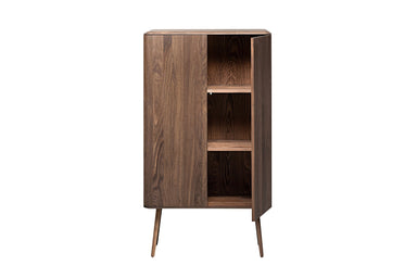 MALIN Designer Highboard aus Massivholz – geöffnete Tür und Stauraum