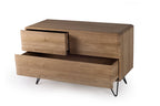 Sideboard aus Massivholz auf Metallbeinen mit zwei offenen Schubladen