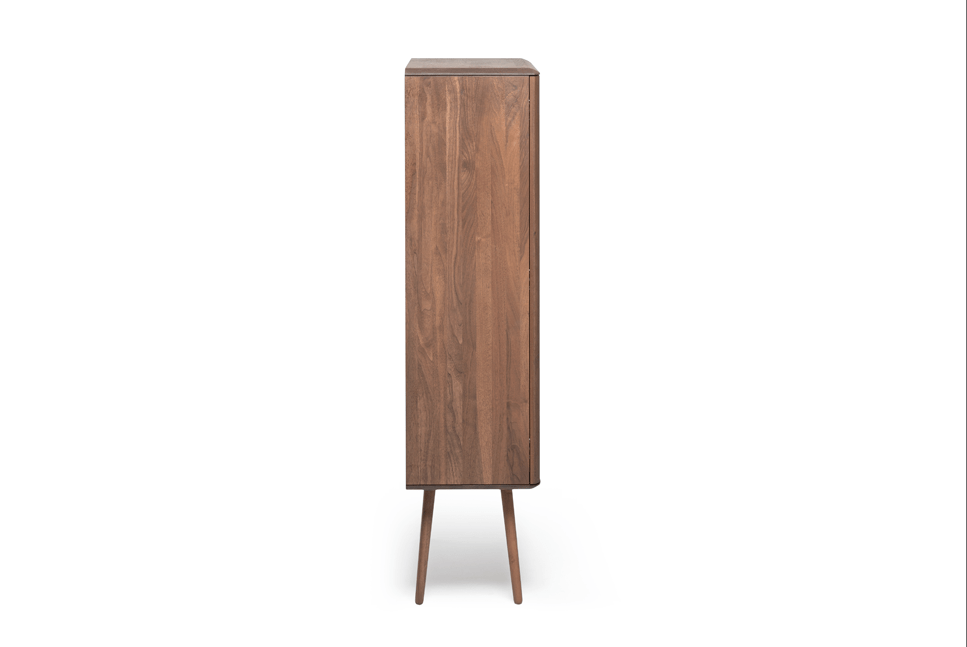 Highboard aus Massivholz von Woak – Seitenansicht