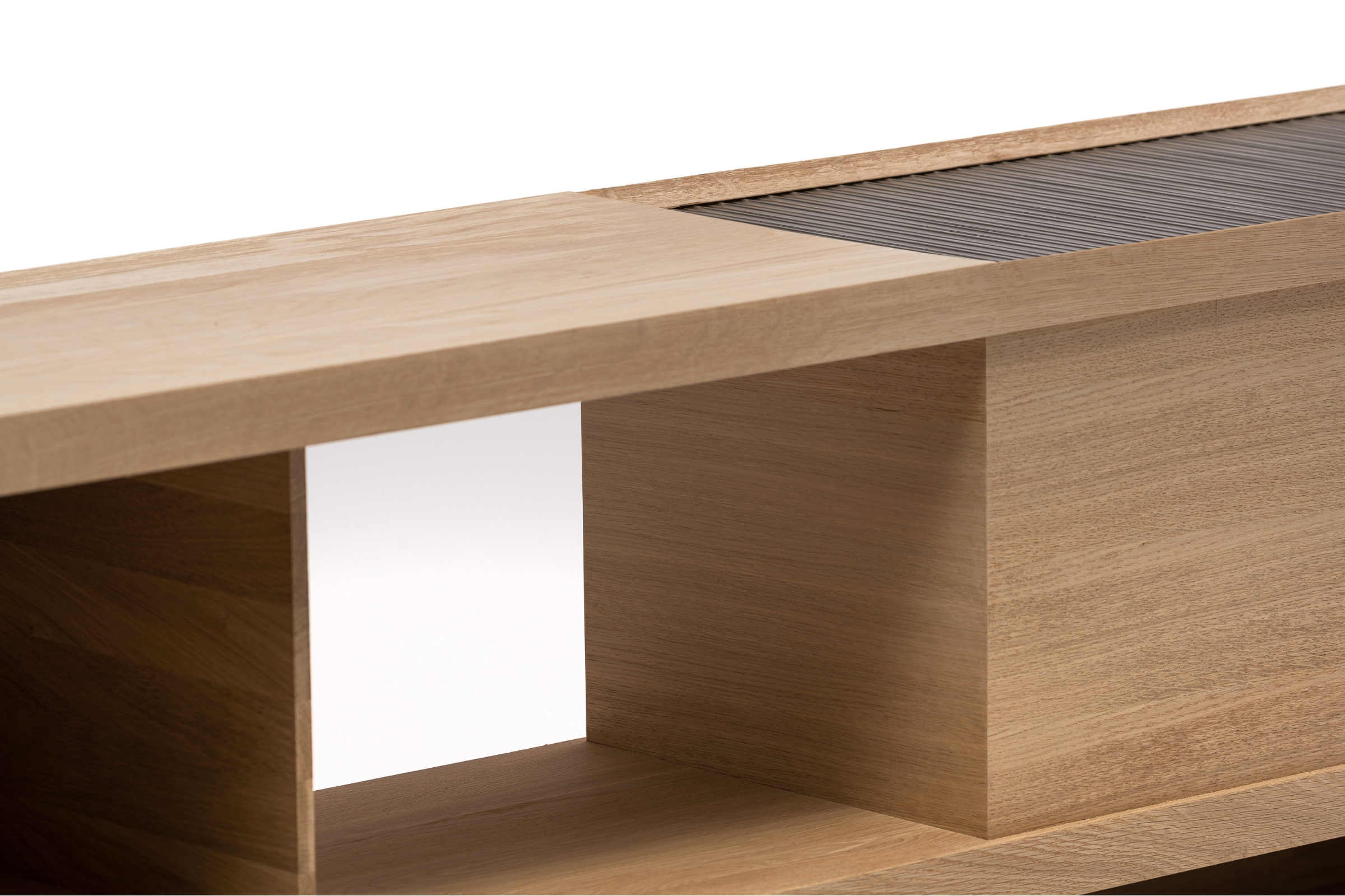 Sideboard von Woak aus Eiche mit Rollladenabdeckung Detailansicht