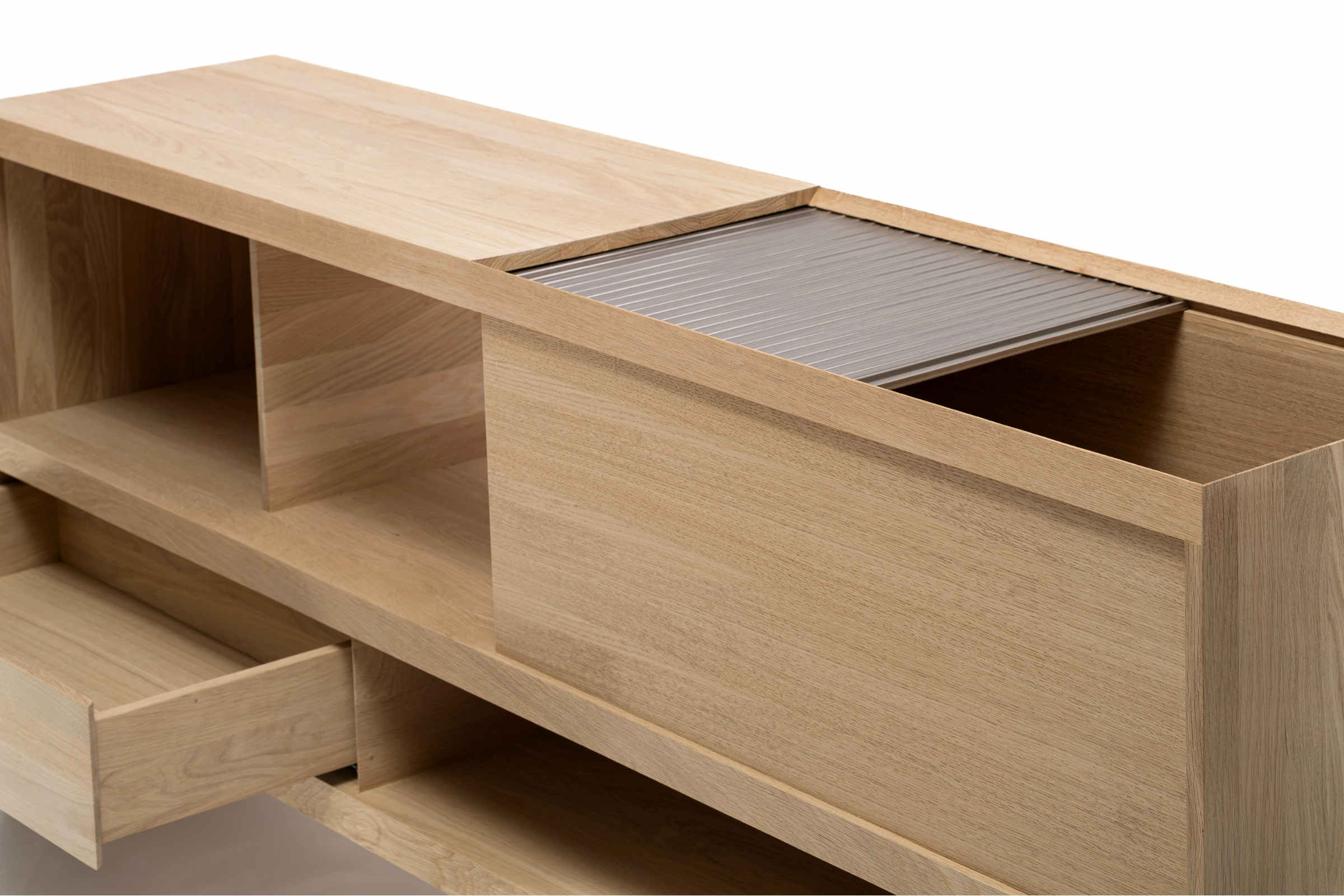 Modernes Designer Sideboard aus Holz mit geöffnetem Rollladen