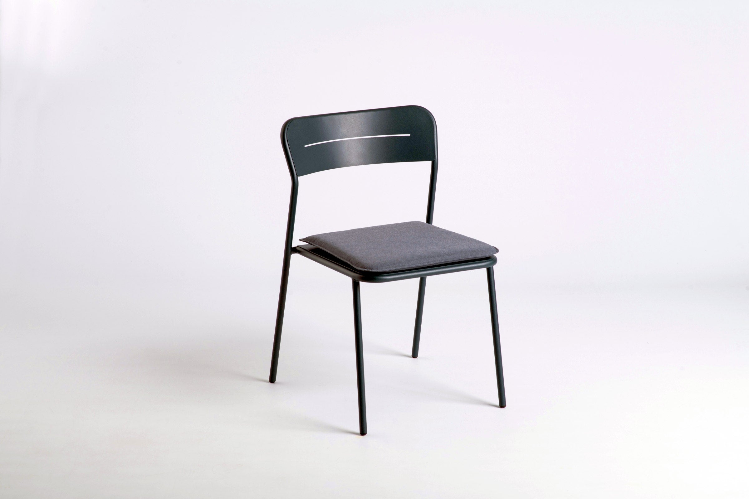 NERO Designer Outdoor Stuhl mit beigem Sitzkissen