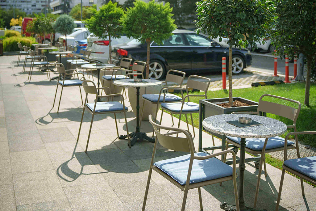 Hochwertiger Outdoor Gartenstühle aus Metall – von C by GARDA