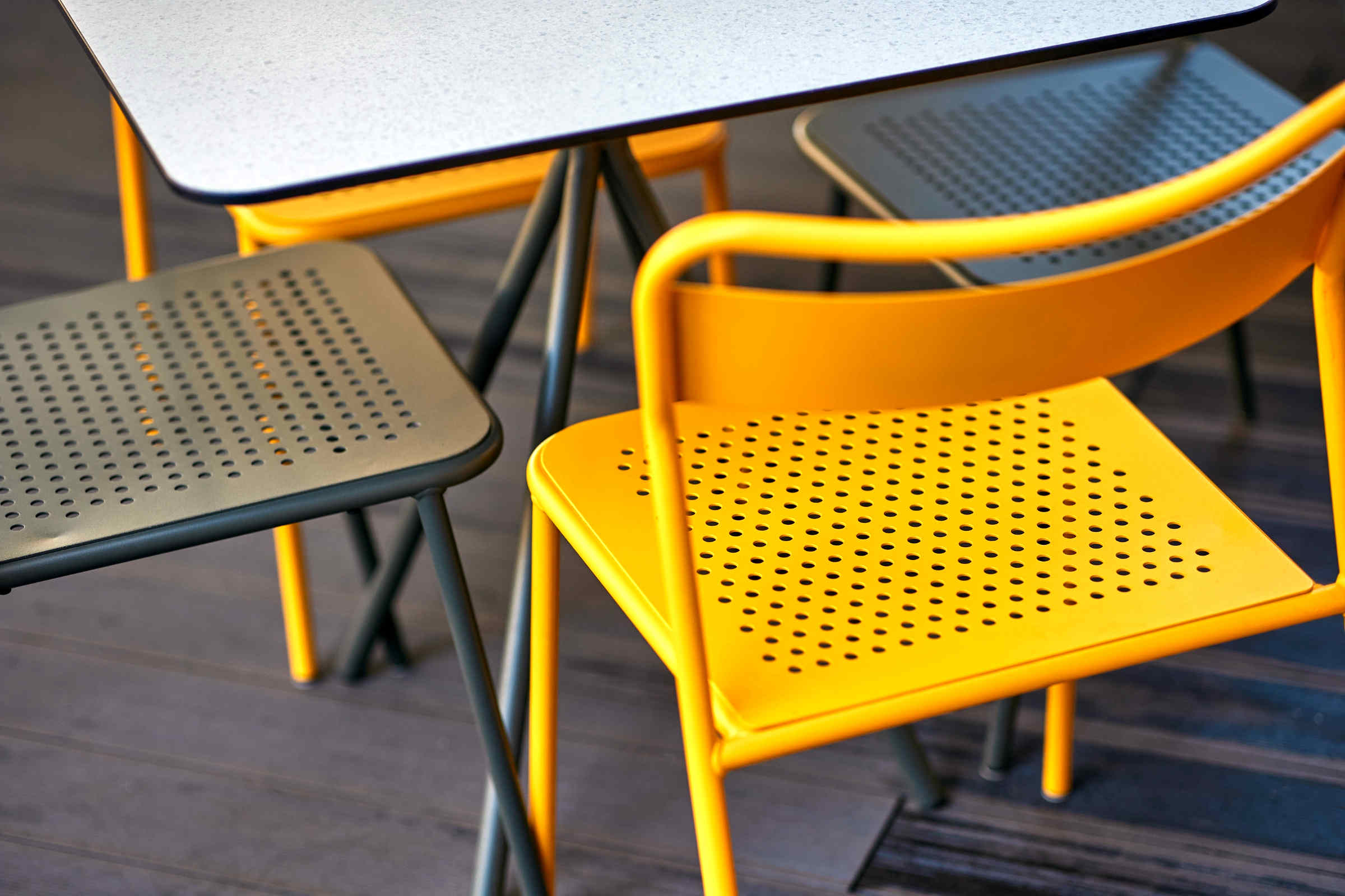 Ergonomische Rückenlehne NERO plus Outdoor Stuhl