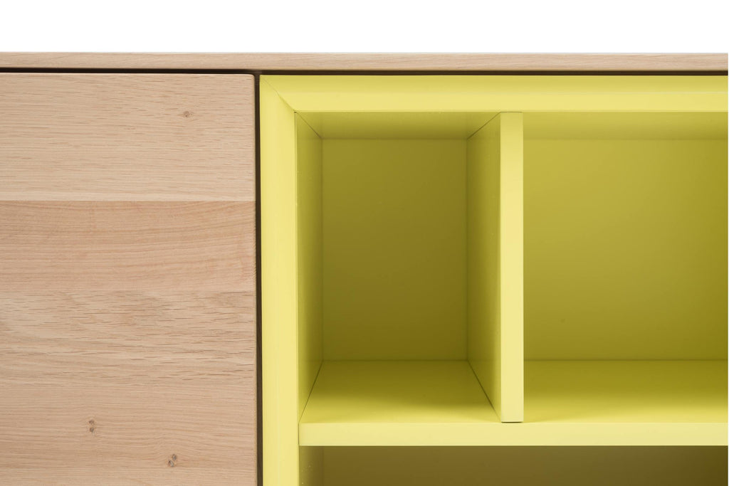 Detailansicht der gelben Nische des RABA Designer Lowboards von Whiteoak