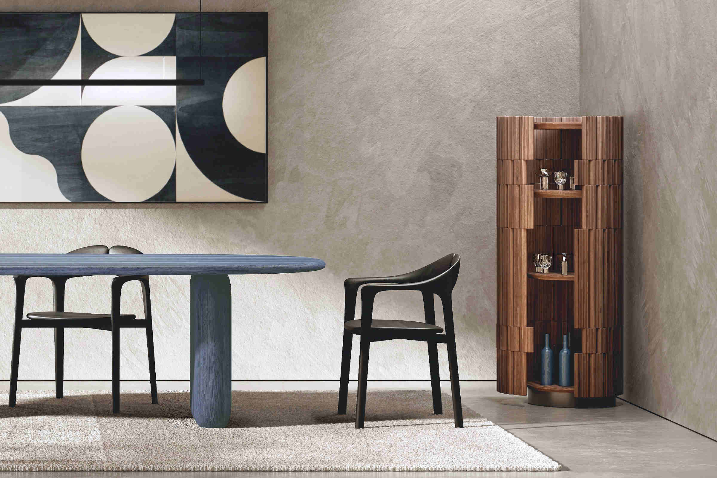 Designer-Barschrank aus Nussbaumholz in modernem Raum mit geöffneten Türen