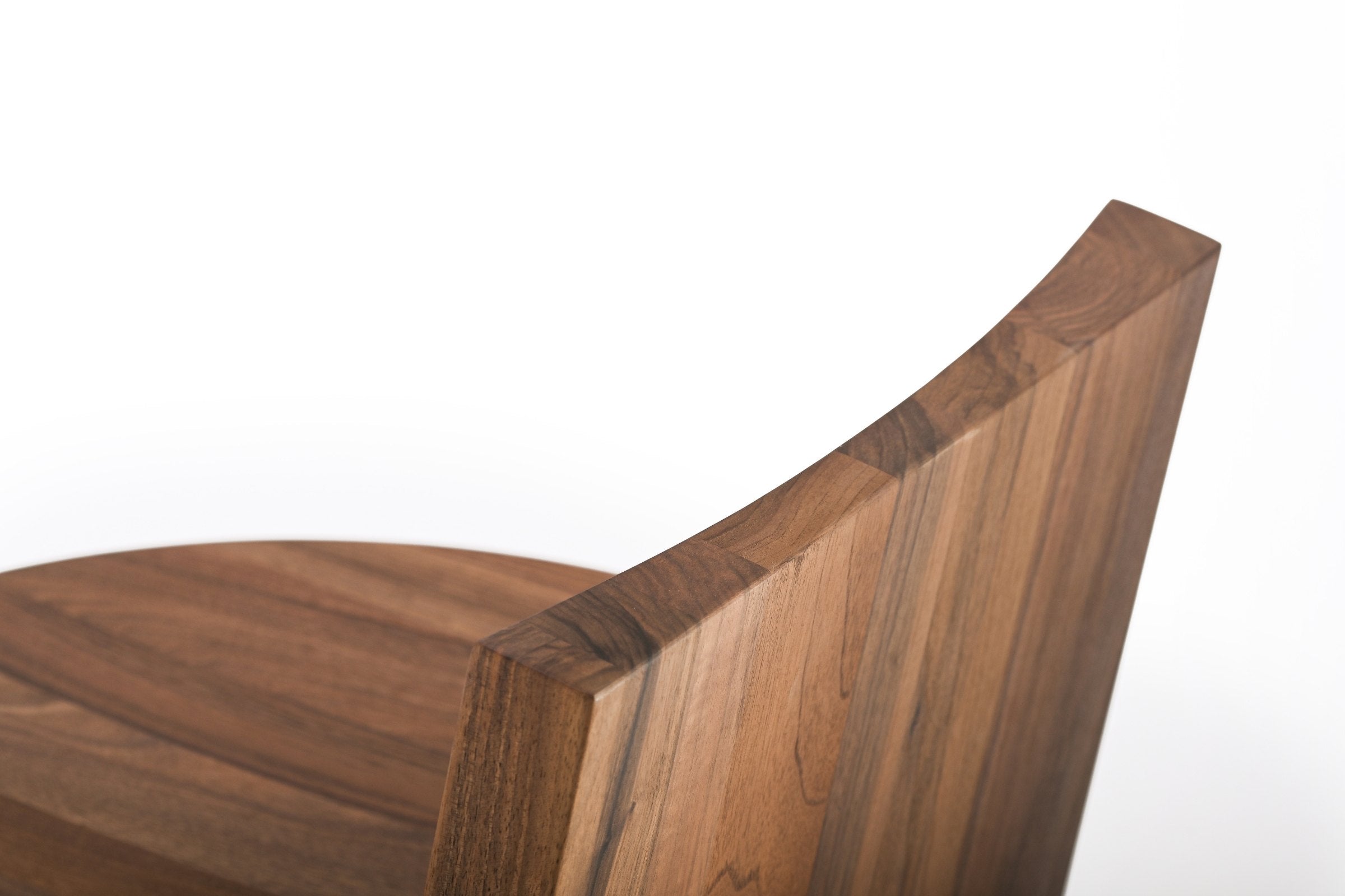 Detailaufnahme der Rückenlehne des Designer Stuhls