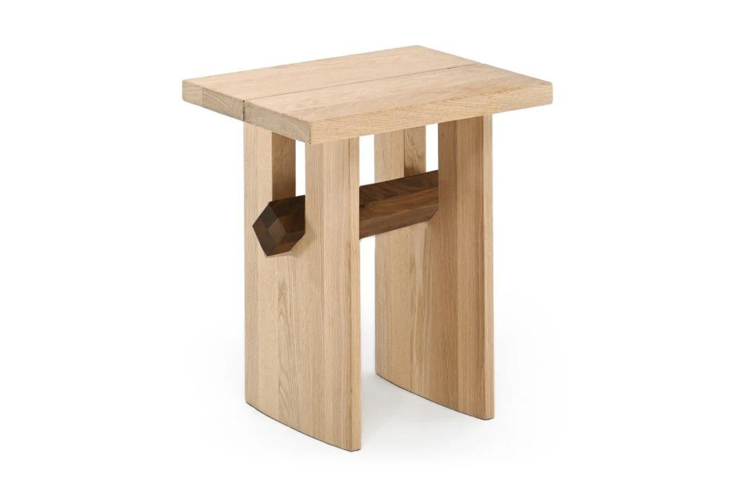 Designer Hocker von Woak aus Eichenholz mit Balken aus Nussbaum