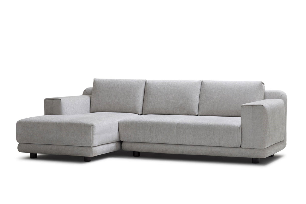 Mit Chaiselongue links in schräger Ansicht