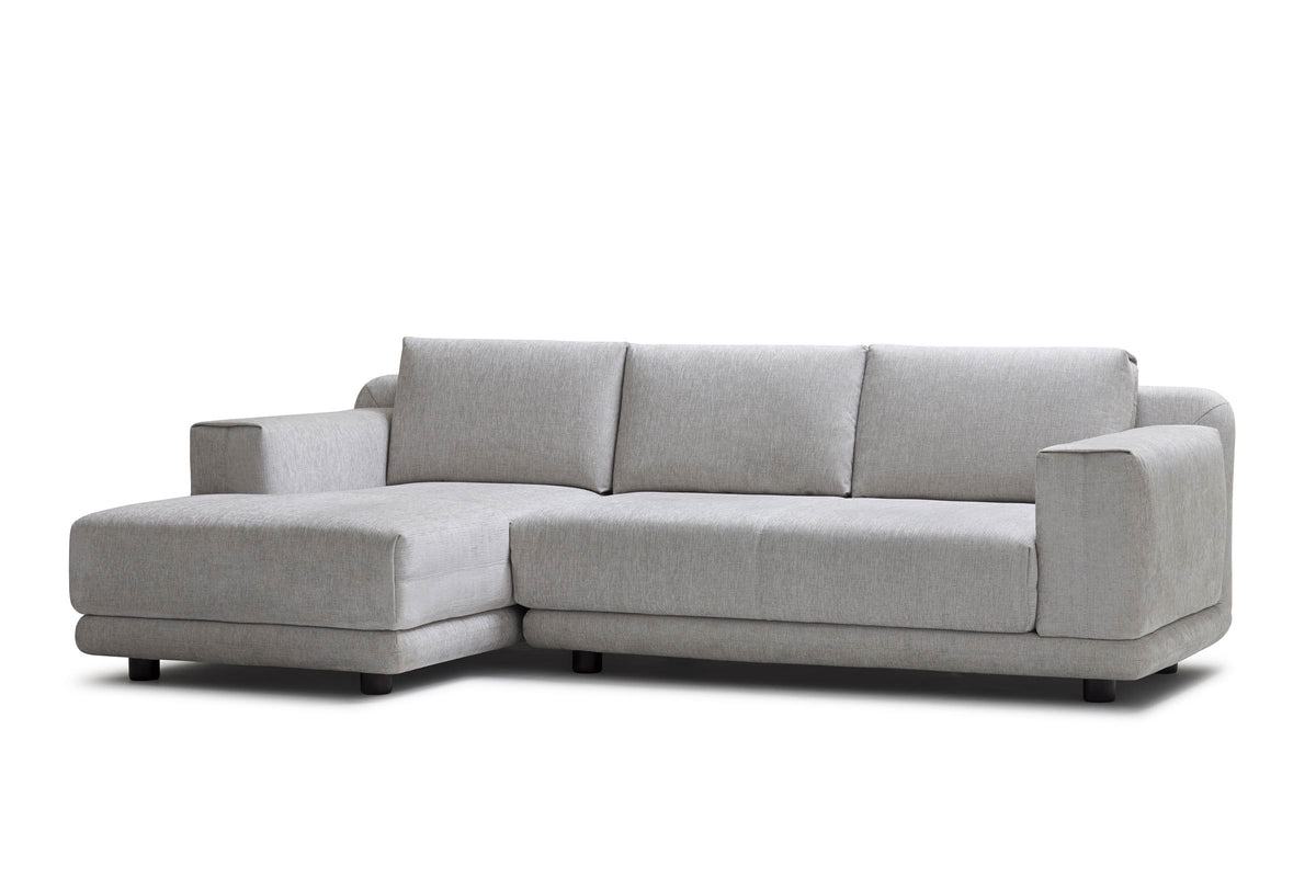 Mit Chaiselongue links in schräger Ansicht