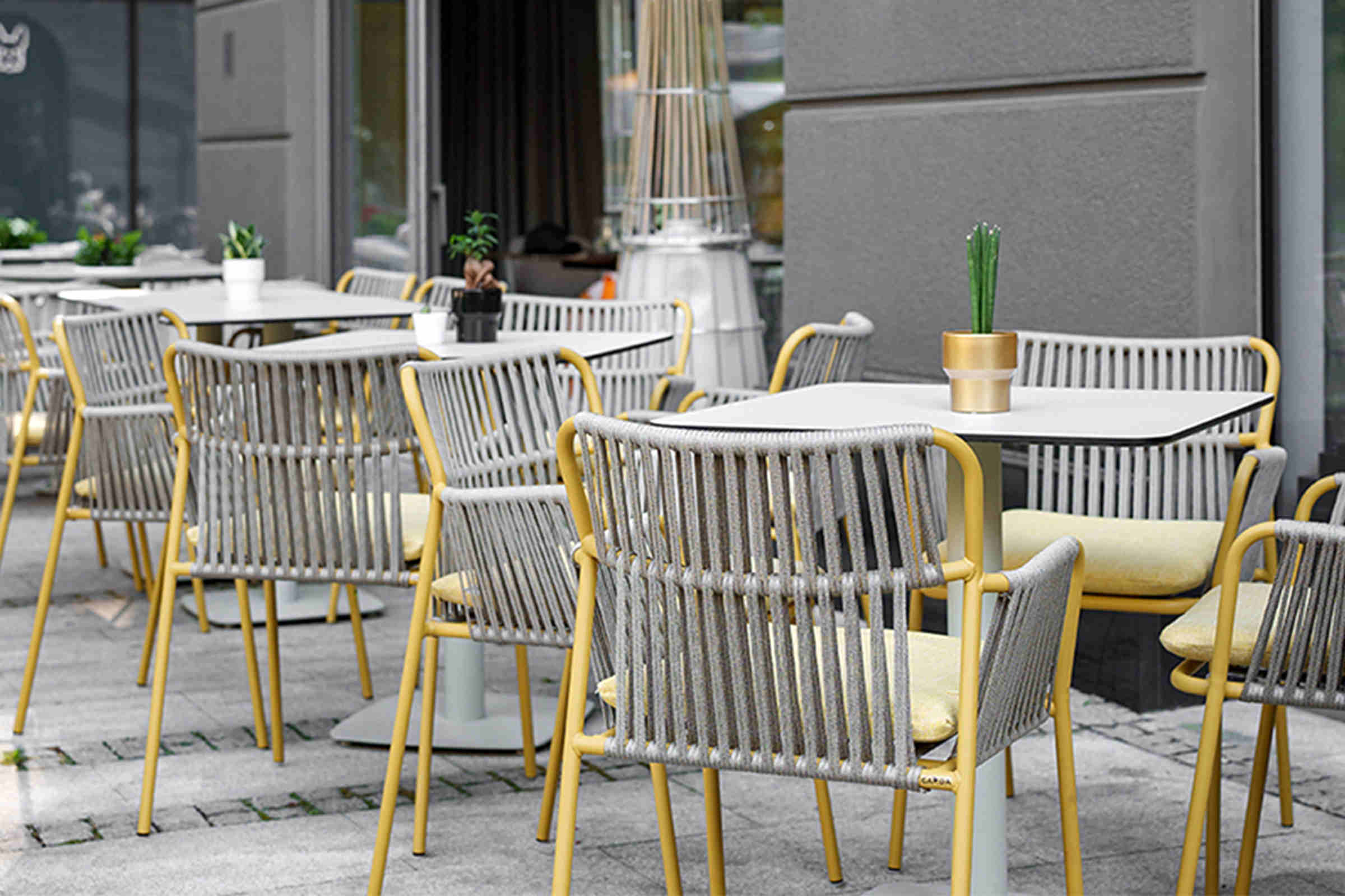 TAOR Gartentisch Außenbereich – wetterfester Tisch Gastronomie