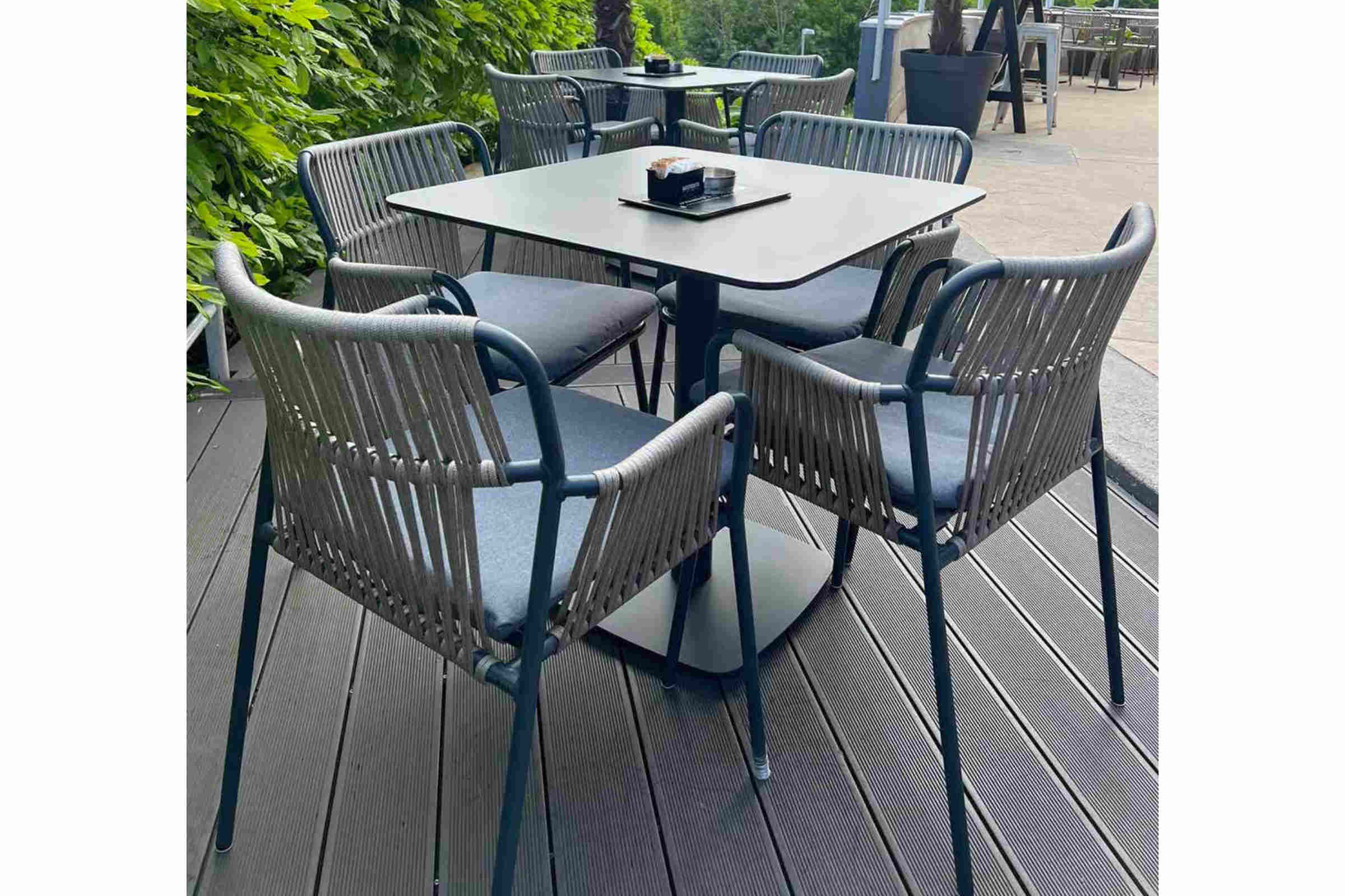 TAOR Gartentisch Terrasse – moderner Outdoor Tisch mit Gartenstühlen