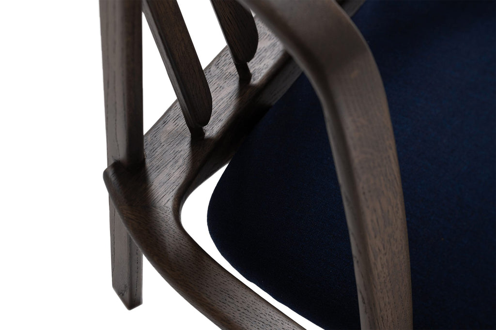 Nahaufnahme des gepolsterten Sitzes des Sessels