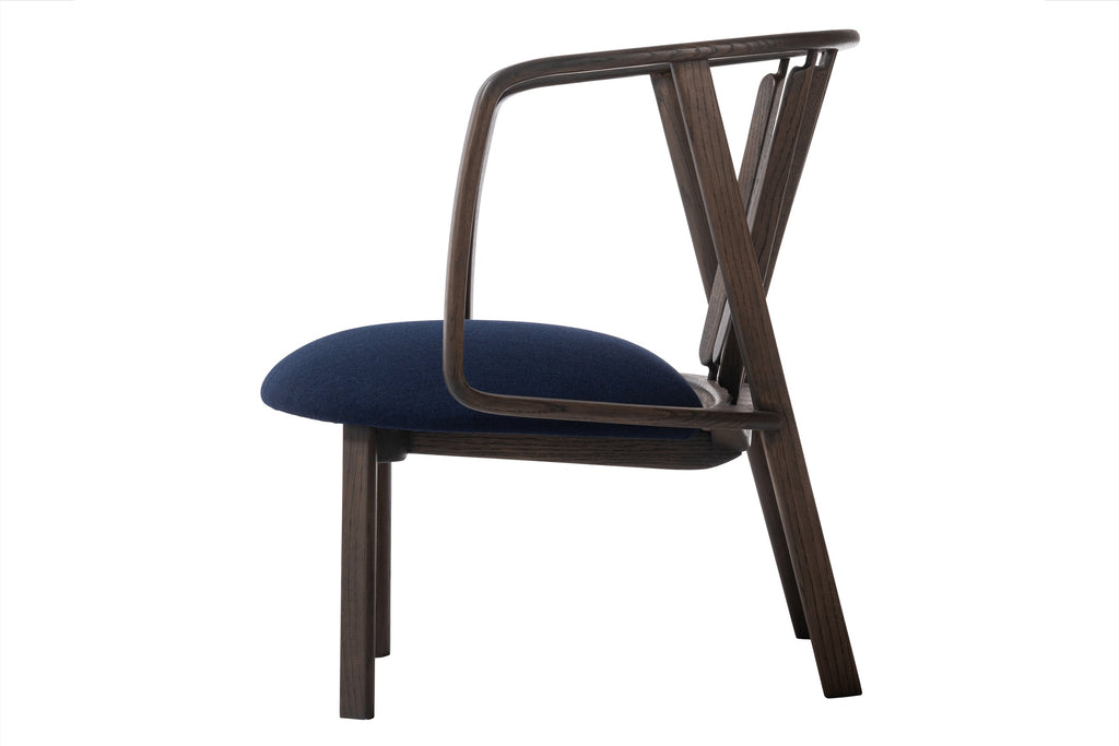 WHERRY Designer Sessel – Seitenansicht, inspiriert von traditionellen englischen Booten