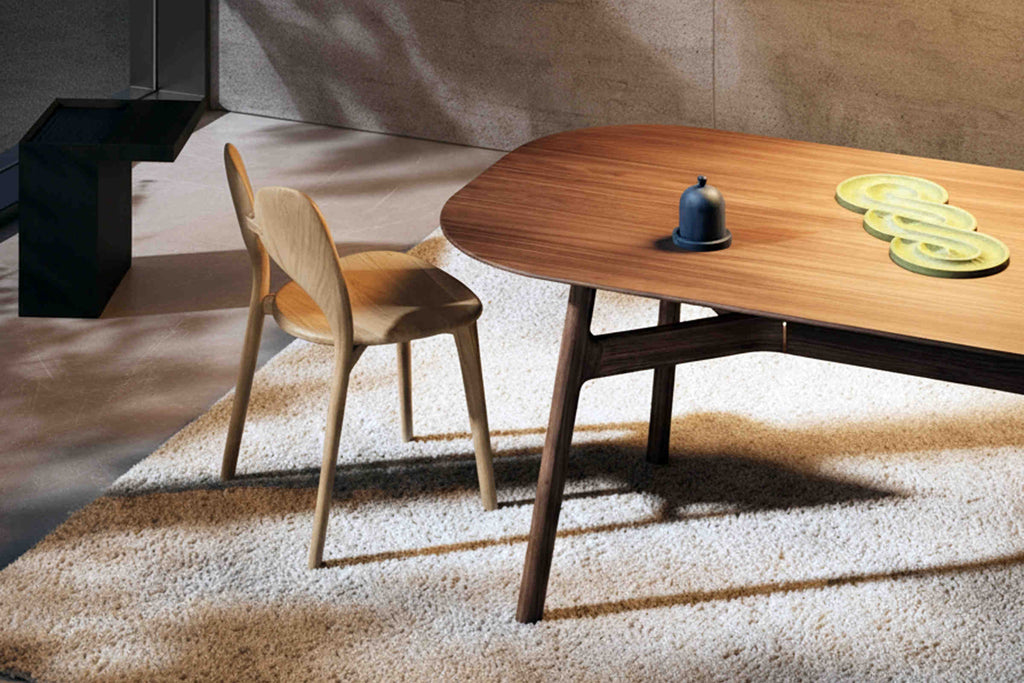 Designer Esstisch in einem modernen Ambiente