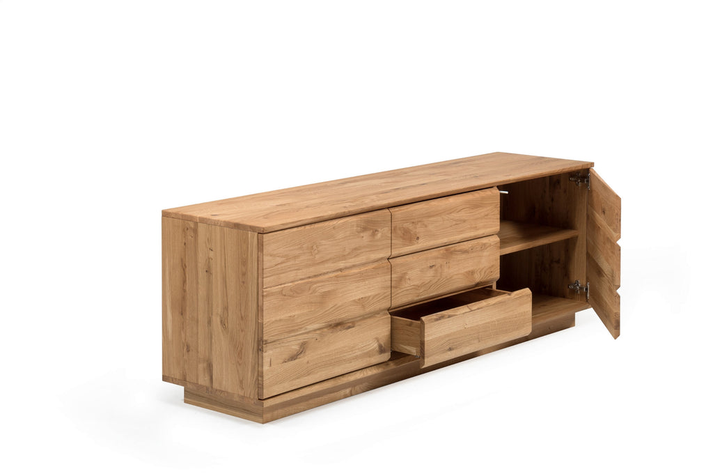 Geöffnete Schublade und Türen des Sideboards aus Eiche