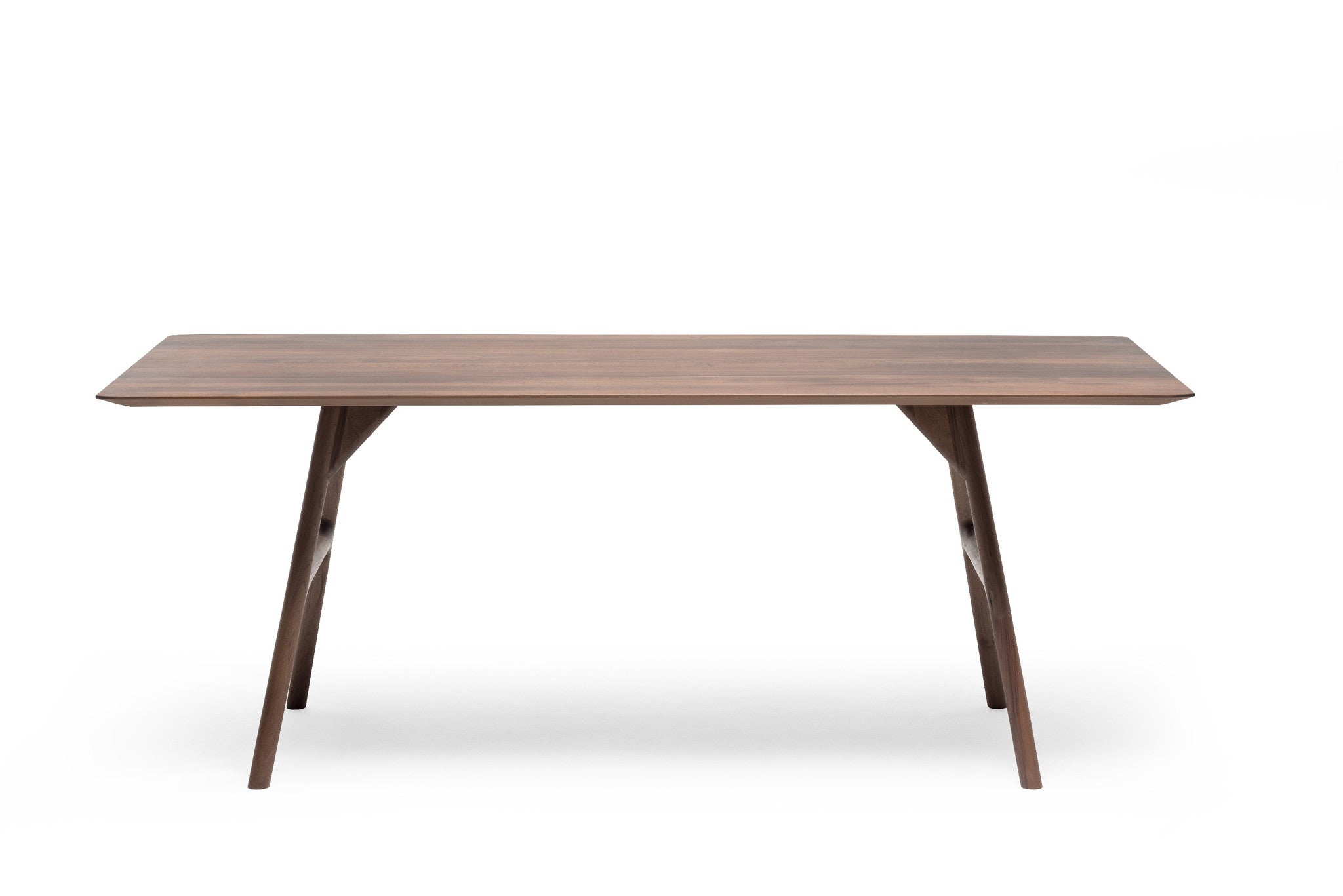 MAI Massivholz Esstisch aus Nussbaum - Vorderansicht